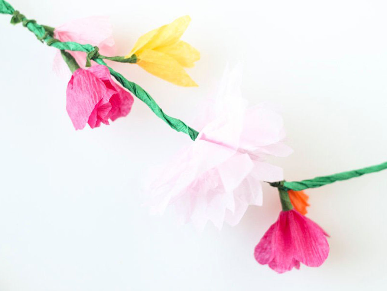 how to make crepe paper flower garland