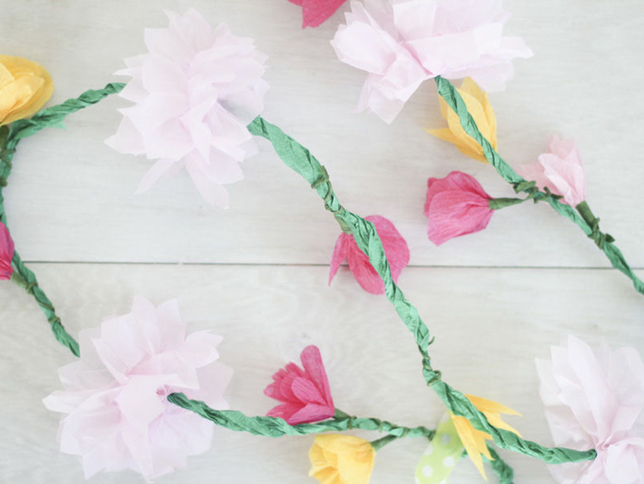 how to make crepe paper flower garland