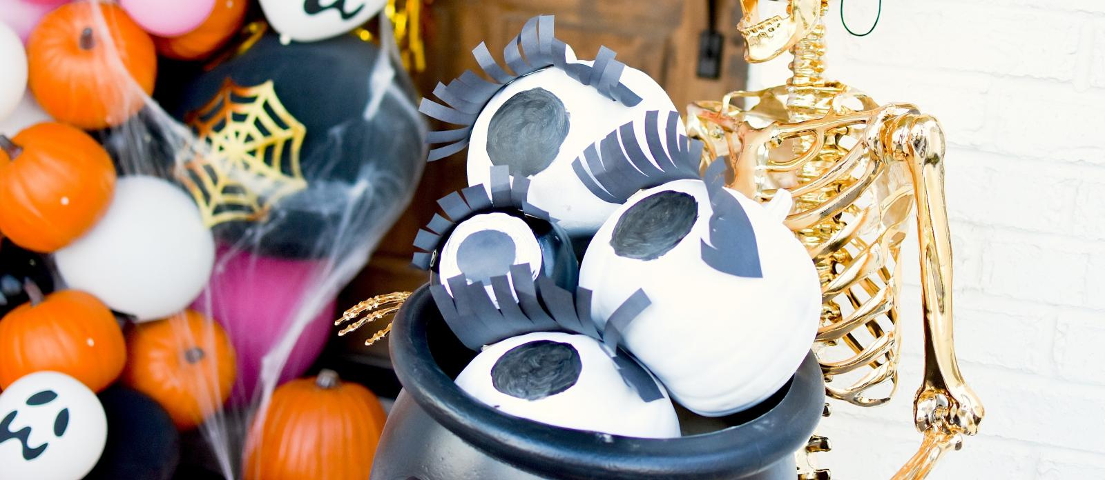 DIY No-Carve Eyeball Pumpkin Decor