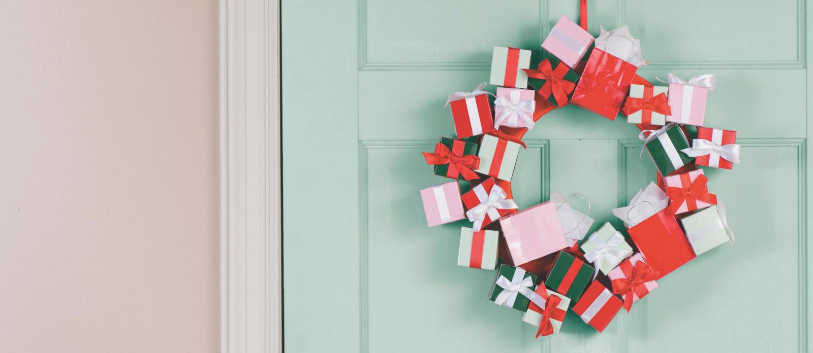 Mini Christmas Gift Wreath